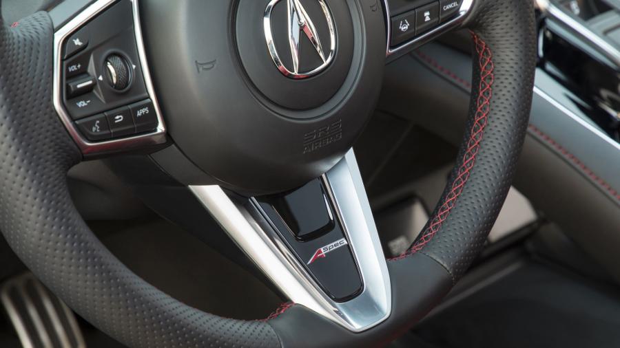 Детали интерьера Acura RDX 2018 года  (фото 50 из 54)